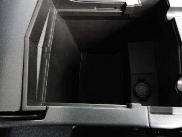 フォレスター Ａｄｖａｎｃｅ　ＥｙｅＳｉｇｈｔ搭載車　ＳＤナビ　Ｒカメラ　ＳＤナビ　リヤビュー　カメラ　ＥＴＣ　ステアリングヒーター　スバルリヤビークルディテクション　運転席・助手席・後席シートヒーター　オートライト＆オートワイパー（32枚目）