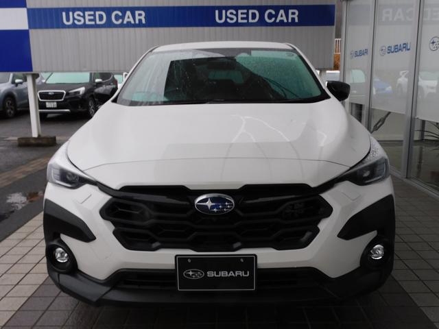 クロストレック 元レンタカー　インフォメーションディスプレイ（ナビ付）　アイサイト　ＥＴＣ　インフォメーションディスプレイ（ナビ機能付き）　左右独立温度調整機能付きオートエアコン　パワーシート（4枚目）