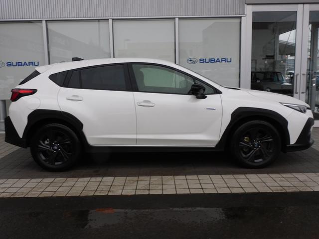 クロストレック 元レンタカー　インフォメーションディスプレイ（ナビ付）　アイサイト　ＥＴＣ　インフォメーションディスプレイ（ナビ機能付き）　左右独立温度調整機能付きオートエアコン　パワーシート（10枚目）