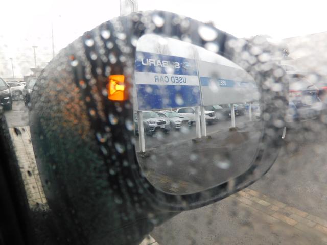 クロストレック 元レンタカー　インフォメーションディスプレイ（ナビ付）　アイサイト　ＥＴＣ　インフォメーションディスプレイ（ナビ機能付き）　左右独立温度調整機能付きオートエアコン　パワーシート（17枚目）