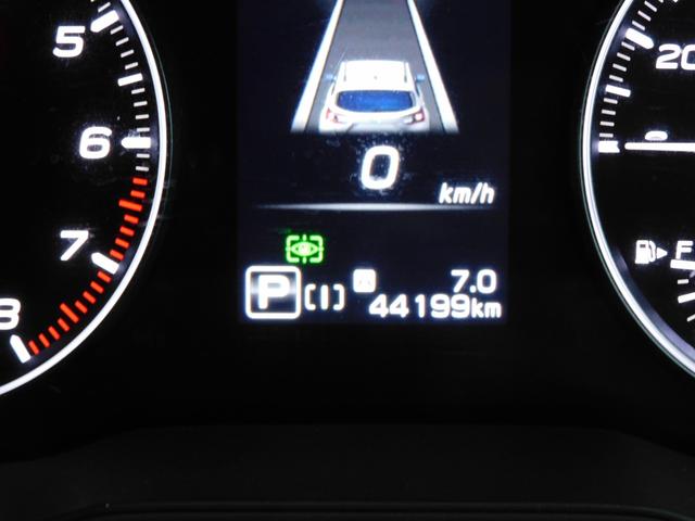 クロストレック 元レンタカー　インフォメーションディスプレイ（ナビ付）　アイサイト　ＥＴＣ　インフォメーションディスプレイ（ナビ機能付き）　左右独立温度調整機能付きオートエアコン　パワーシート（40枚目）