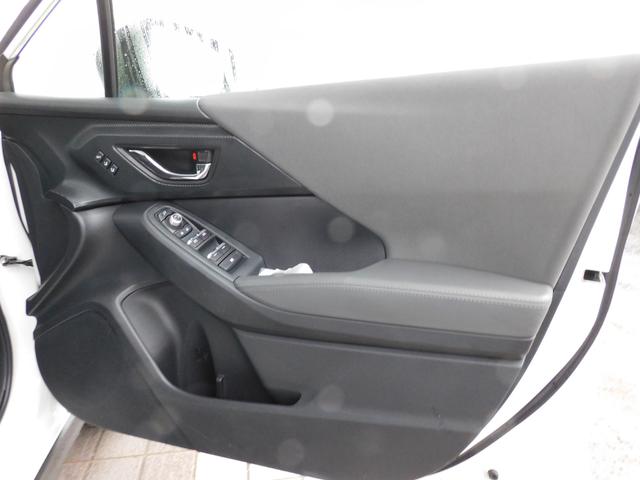 クロストレック 元レンタカー　インフォメーションディスプレイ（ナビ付）　アイサイト　ＥＴＣ　インフォメーションディスプレイ（ナビ機能付き）　左右独立温度調整機能付きオートエアコン　パワーシート（59枚目）