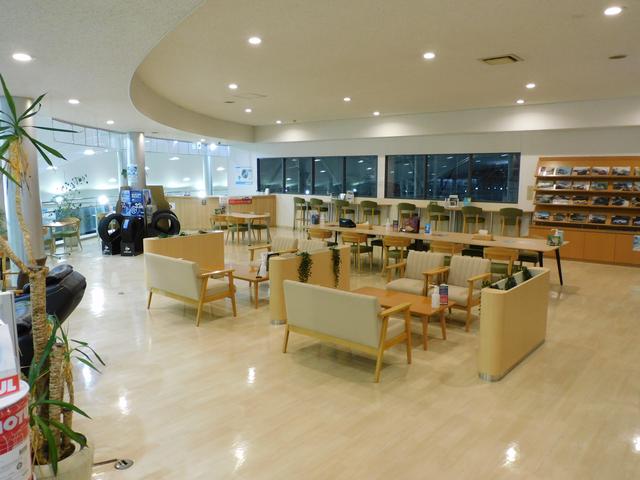 レヴォーグ ＳＴＩスポーツＲ　ＥＸセンターインフォメーションディスプレイ　１１．６インチセンターインフォメーションディスプレイ＆インフォテインメントシステム　ＥＴＣ２．０　ドライブレコーダー　ＬＥＤアクセサリーライナー　リヤビュー・サイドビュー・フロントビューカメラ（76枚目）