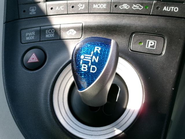 プリウス G 純正HDDナビ・地デジ・バックカメラ・Bluetooth・ビルドインETC・クルーズコントロール・フォグランプ・プッシュスタート・スマートキー(30枚目)