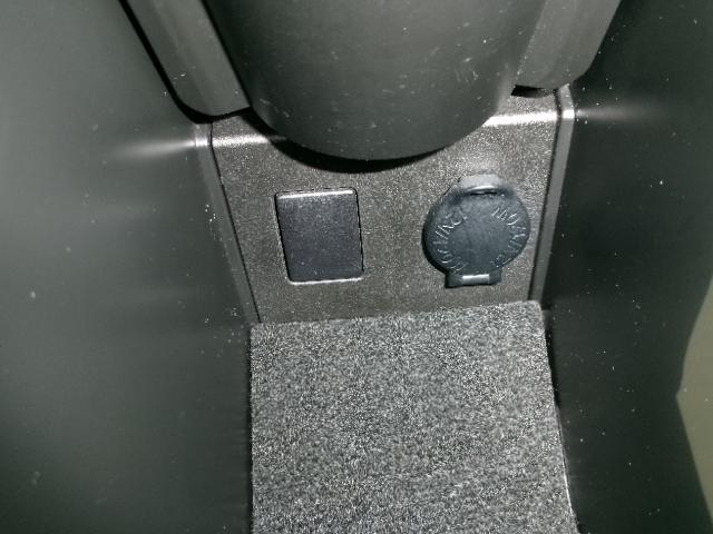 プリウス G 後期型・純正8インチHDDナビ・地デジ・バックカメラ・Bluetooth・ビルドインETC・ハーフレザーシート・クルーズコントロール・AC100V対応・HIDヘッドライト・フォグランプ・スマートキー(31枚目)