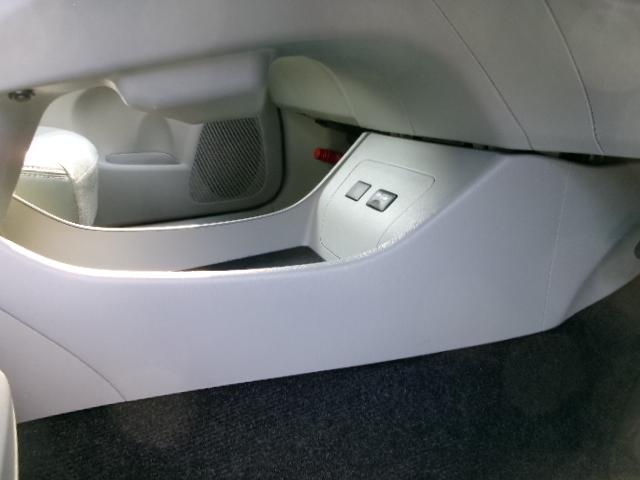 プリウス G 後期型・純正8インチHDDナビ・地デジ・バックカメラ・Bluetooth・ビルドインETC・ハーフレザーシート・クルーズコントロール・AC100V対応・HIDヘッドライト・フォグランプ・スマートキー(34枚目)