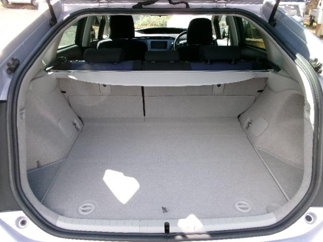 プリウス S 後期型・純正HDDナビ・地デジ・バックカメラ・Bluetooth・ビルドインETC・HIDヘッドライト・プッシュスタート・スマートキー(16枚目)