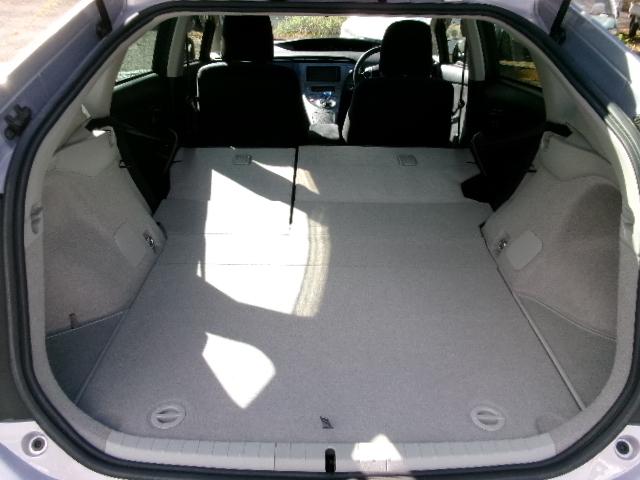 プリウス S 後期型・純正HDDナビ・地デジ・バックカメラ・Bluetooth・ビルドインETC・HIDヘッドライト・プッシュスタート・スマートキー(17枚目)