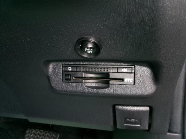 プリウス S 後期型・純正HDDナビ・地デジ・バックカメラ・Bluetooth・ビルドインETC・HIDヘッドライト・プッシュスタート・スマートキー(23枚目)