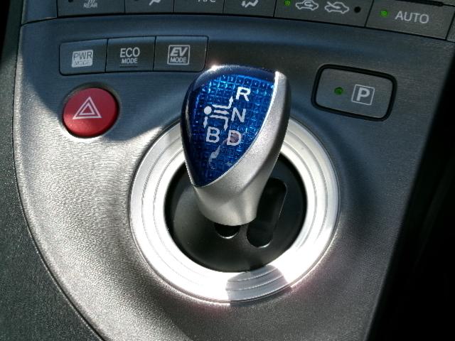 プリウス S 後期型・純正HDDナビ・地デジ・バックカメラ・Bluetooth・ビルドインETC・HIDヘッドライト・プッシュスタート・スマートキー(29枚目)