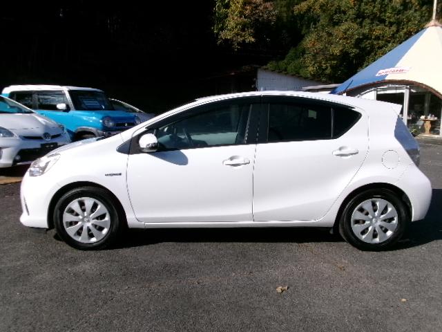 アクア Ｓ　純正ＨＤＤナビ・地デジ・バックカメラ・Ｂｌｕｅｔｏｏｔｈ・ＥＴＣ・プッシュスタート・スマートキー（12枚目）