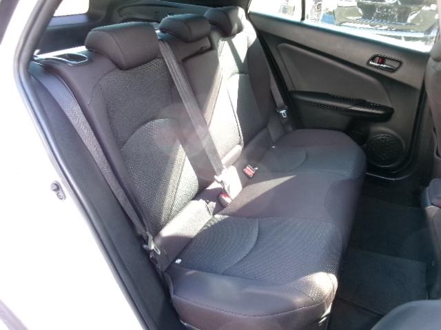 プリウス Ｓ　後期型・トヨタセーフティセンス・純正ＳＤナビ・地デジ・バックカメラ・Ｂｌｕｅｔｏｏｔｈ・ビルドインＥＴＣ・クルーズコントロール・ＬＥＤヘッドライト・ＡＣ１００Ｖ対応・プッシュスタート・スマートキー（15枚目）