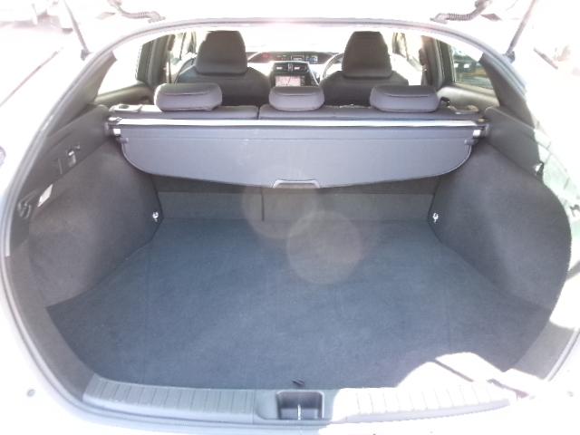 プリウス Ｓ　後期型・トヨタセーフティセンス・純正ＳＤナビ・地デジ・バックカメラ・Ｂｌｕｅｔｏｏｔｈ・ビルドインＥＴＣ・クルーズコントロール・ＬＥＤヘッドライト・ＡＣ１００Ｖ対応・プッシュスタート・スマートキー（16枚目）