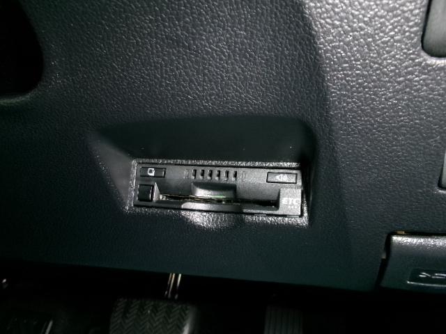 プリウス Ｓ　後期型・トヨタセーフティセンス・純正ＳＤナビ・地デジ・バックカメラ・Ｂｌｕｅｔｏｏｔｈ・ビルドインＥＴＣ・クルーズコントロール・ＬＥＤヘッドライト・ＡＣ１００Ｖ対応・プッシュスタート・スマートキー（23枚目）