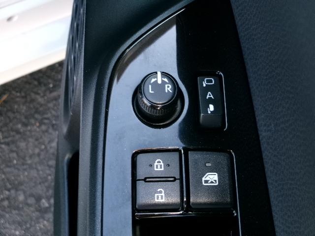 プリウス Ｓ　後期型・トヨタセーフティセンス・純正ＳＤナビ・地デジ・バックカメラ・Ｂｌｕｅｔｏｏｔｈ・ビルドインＥＴＣ・クルーズコントロール・ＬＥＤヘッドライト・ＡＣ１００Ｖ対応・プッシュスタート・スマートキー（25枚目）