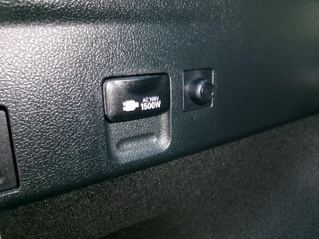 プリウス Ｓ　後期型・トヨタセーフティセンス・純正ＳＤナビ・地デジ・バックカメラ・Ｂｌｕｅｔｏｏｔｈ・ビルドインＥＴＣ・クルーズコントロール・ＬＥＤヘッドライト・ＡＣ１００Ｖ対応・プッシュスタート・スマートキー（31枚目）