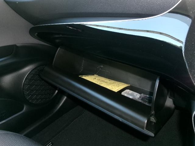 プリウス Ｓ　後期型・トヨタセーフティセンス・純正ＳＤナビ・地デジ・バックカメラ・Ｂｌｕｅｔｏｏｔｈ・ビルドインＥＴＣ・クルーズコントロール・ＬＥＤヘッドライト・ＡＣ１００Ｖ対応・プッシュスタート・スマートキー（35枚目）