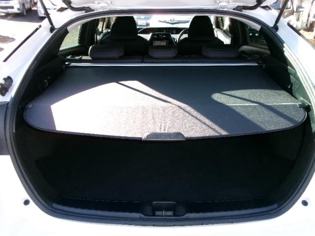 プリウス Ｓ　後期型・トヨタセーフティセンス・純正ＳＤナビ・地デジ・バックカメラ・Ｂｌｕｅｔｏｏｔｈ・ビルドインＥＴＣ・クルーズコントロール・ＬＥＤヘッドライト・ＡＣ１００Ｖ対応・プッシュスタート・スマートキー（37枚目）