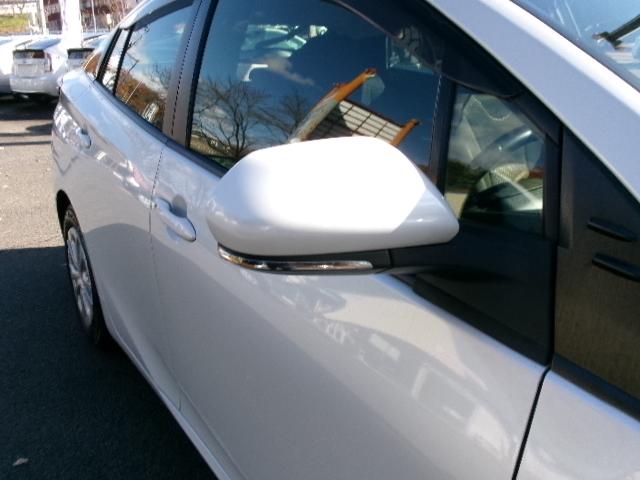 プリウス Ｓ　後期型・トヨタセーフティセンス・純正ＳＤナビ・地デジ・バックカメラ・Ｂｌｕｅｔｏｏｔｈ・ビルドインＥＴＣ・クルーズコントロール・ＬＥＤヘッドライト・ＡＣ１００Ｖ対応・プッシュスタート・スマートキー（40枚目）