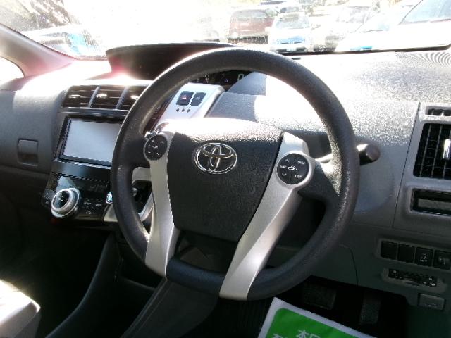 プリウスアルファ Ｓ　純正ＳＤナビ・地デジ・バックカメラ・Ｂｌｕｅｔｏｏｔｈ・ビルドインＥＴＣ・純正アルミホイール・フォグランプ・プッシュスタート・スマートキー（13枚目）