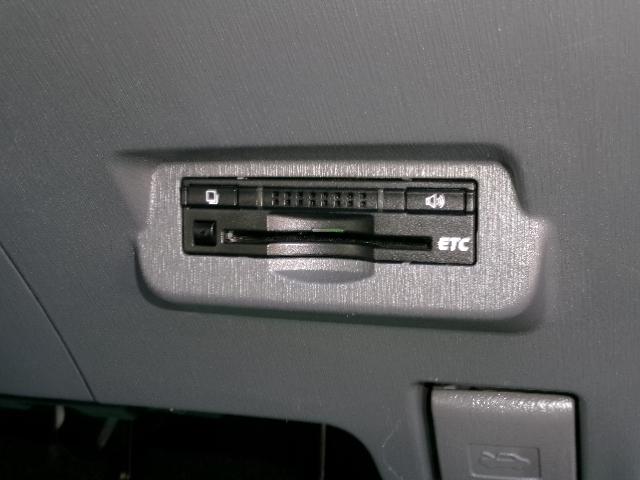 プリウスアルファ Ｓ　純正ＳＤナビ・地デジ・バックカメラ・Ｂｌｕｅｔｏｏｔｈ・ビルドインＥＴＣ・純正アルミホイール・フォグランプ・プッシュスタート・スマートキー（23枚目）