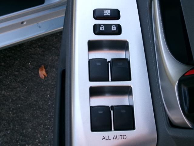 プリウスアルファ Ｓ　純正ＳＤナビ・地デジ・バックカメラ・Ｂｌｕｅｔｏｏｔｈ・ビルドインＥＴＣ・純正アルミホイール・フォグランプ・プッシュスタート・スマートキー（26枚目）