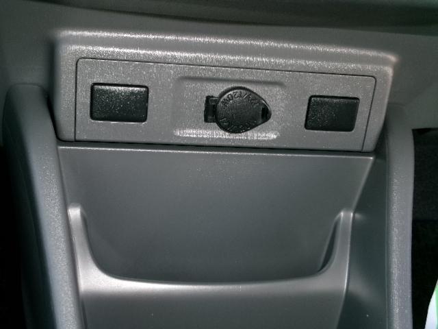 プリウスアルファ Ｓ　純正ＳＤナビ・地デジ・バックカメラ・Ｂｌｕｅｔｏｏｔｈ・ビルドインＥＴＣ・純正アルミホイール・フォグランプ・プッシュスタート・スマートキー（28枚目）