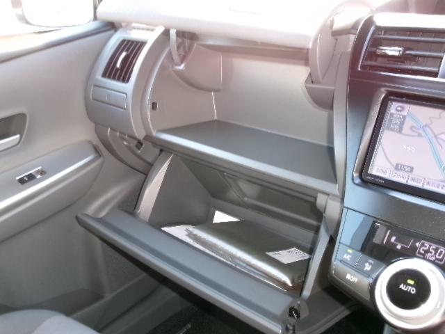 プリウスアルファ Ｓ　純正ＳＤナビ・地デジ・バックカメラ・Ｂｌｕｅｔｏｏｔｈ・ビルドインＥＴＣ・純正アルミホイール・フォグランプ・プッシュスタート・スマートキー（33枚目）