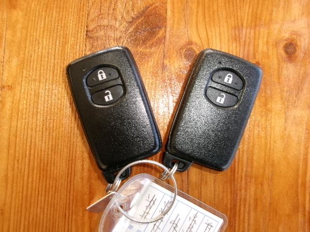 プリウスアルファ Ｓ　純正ＳＤナビ・地デジ・バックカメラ・Ｂｌｕｅｔｏｏｔｈ・ビルドインＥＴＣ・純正アルミホイール・フォグランプ・プッシュスタート・スマートキー（37枚目）