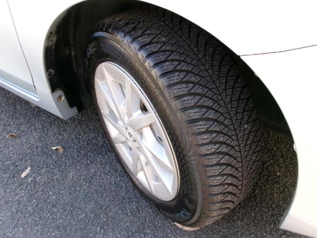 プリウスアルファ Ｓ　純正ＳＤナビ・地デジ・バックカメラ・Ｂｌｕｅｔｏｏｔｈ・ビルドインＥＴＣ・純正アルミホイール・フォグランプ・プッシュスタート・スマートキー（42枚目）