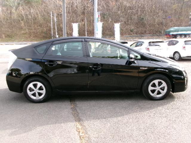 プリウス Ｓ　後期型・純正ＳＤナビ・地デジ・バックカメラ・Ｂｌｕｅｔｏｏｔｈ・ビルドインＥＴＣ・ＨＩＤヘッドライト・コーナーセンサー・プッシュスタート・スマートキー（11枚目）