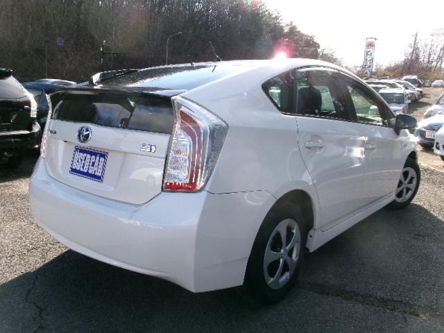 プリウス Ｓ　後期型・純正ＳＤナビ・地デジ・バックカメラ・Ｂｌｕｅｔｏｏｔｈ・ビルドインＥＴＣ・ＨＩＤヘッドライト・フォグランプ・プッシュスタート・スマートキー（8枚目）