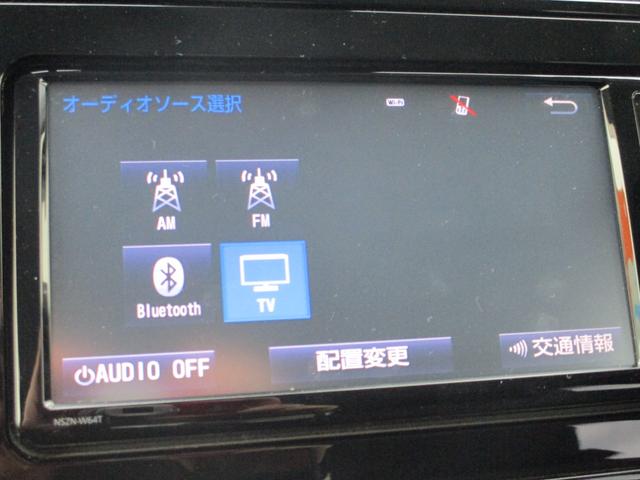 プリウス Ｓ　純正ナビ　フルセグＴＶ　バックカメラ　ＤＶＤ再生　Ｂｌｕｅｔｏｏｔｈオーディオ　オートエアコン　ＬＥＤヘッドライト　ＬＥＤフォグランプ　ＥＴＣ　純正アルミホイール（7枚目）