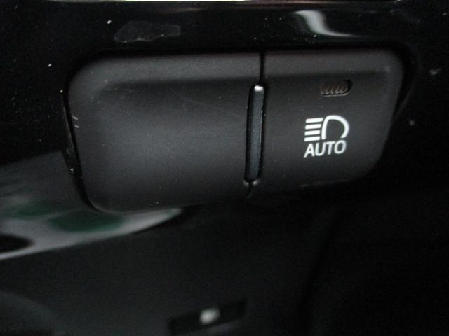 プリウス Ｓ　純正ナビ　フルセグＴＶ　バックカメラ　ＤＶＤ再生　Ｂｌｕｅｔｏｏｔｈオーディオ　オートエアコン　ＬＥＤヘッドライト　ＬＥＤフォグランプ　ＥＴＣ　純正アルミホイール（41枚目）