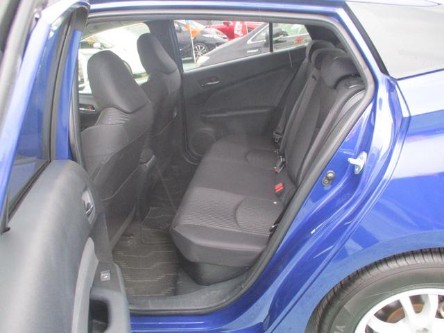 プリウス Ｓ　純正ナビ　フルセグＴＶ　バックカメラ　ＤＶＤ再生　Ｂｌｕｅｔｏｏｔｈオーディオ　オートエアコン　ＬＥＤヘッドライト　ＬＥＤフォグランプ　ＥＴＣ　純正アルミホイール（56枚目）