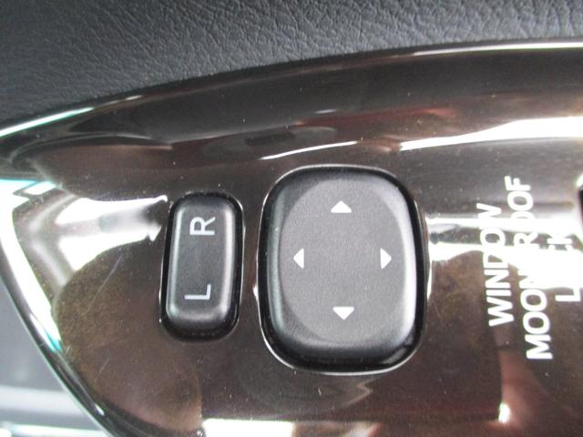 ヴェルファイア 2.4Z ゴールデンアイズ 社外ナビ フルセグTV バックカメラ 両側パワースライドドア パワーリアゲート スマートキー&プッシュスタート サンルーフ Bluetoothオーディオ ハーフレザーシート オートエアコン ETC(36枚目)