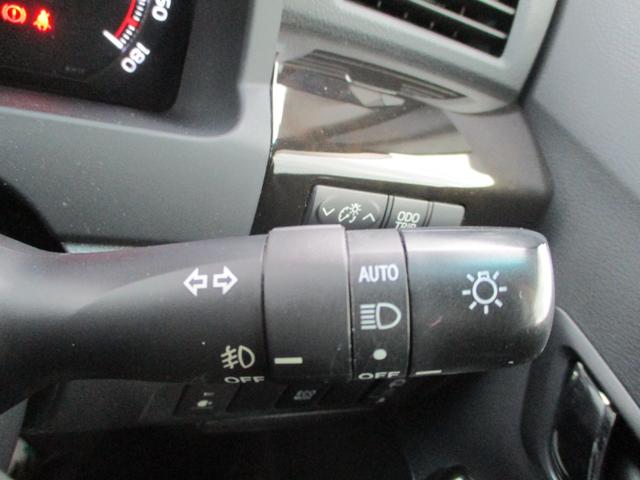 ヴェルファイア 2.4Z ゴールデンアイズ 社外ナビ フルセグTV バックカメラ 両側パワースライドドア パワーリアゲート スマートキー&プッシュスタート サンルーフ Bluetoothオーディオ ハーフレザーシート オートエアコン ETC(41枚目)