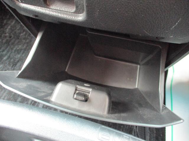 ヴェルファイア 2.4Z ゴールデンアイズ 社外ナビ フルセグTV バックカメラ 両側パワースライドドア パワーリアゲート スマートキー&プッシュスタート サンルーフ Bluetoothオーディオ ハーフレザーシート オートエアコン ETC(45枚目)