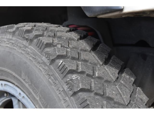 ジムニー ランドベンチャー　４ＷＤ／マニュアル車（５ＭＴ）／リフトアップ／前後社外バンパー／ジオランダーマッドタイヤ装着／ターボ／ＣＤ再生／記録簿有（26枚目）