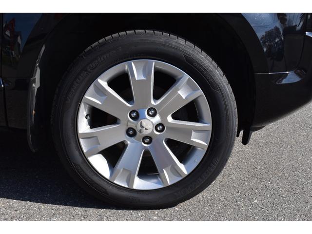 デリカD:5 シャモニー /7人乗り/4WD /純正HDDナビ/キャプテンシート/フロントカメラ/バックカメラ/サイドカメラ/クルーズコントロール/HIDヘッドライト/フルセグTV/ETC/盗難防止装置/中古スタッドレスタイヤセット/保証付き(10枚目)