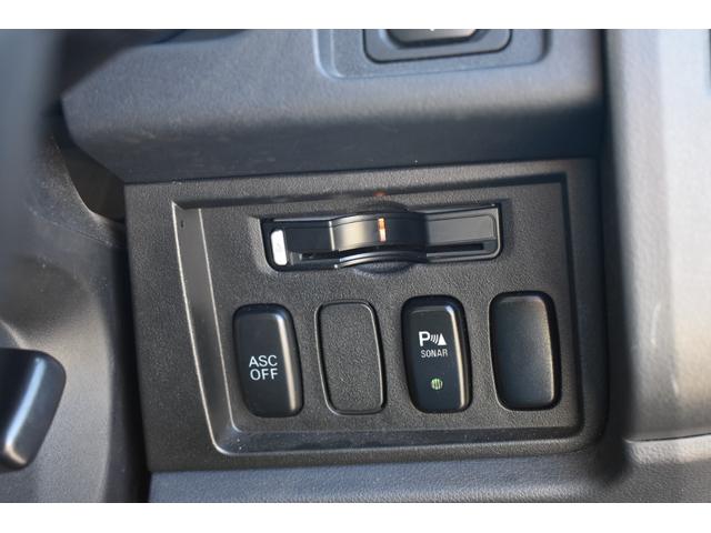 デリカD:5 シャモニー /7人乗り/4WD /純正HDDナビ/キャプテンシート/フロントカメラ/バックカメラ/サイドカメラ/クルーズコントロール/HIDヘッドライト/フルセグTV/ETC/盗難防止装置/中古スタッドレスタイヤセット/保証付き(20枚目)