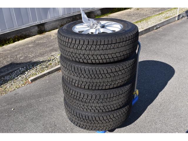 デリカD:5 シャモニー /7人乗り/4WD /純正HDDナビ/キャプテンシート/フロントカメラ/バックカメラ/サイドカメラ/クルーズコントロール/HIDヘッドライト/フルセグTV/ETC/盗難防止装置/中古スタッドレスタイヤセット/保証付き(52枚目)