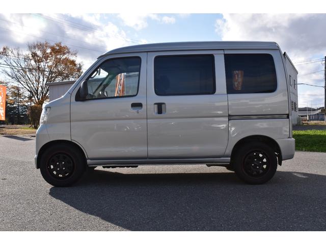 ハイゼットカーゴ ＤＸ　パートタイム４ＷＤ／エアバック／プライバシーガラス／両側スライドドア／オートマ車／同色オールペイント／保証付き（5枚目）
