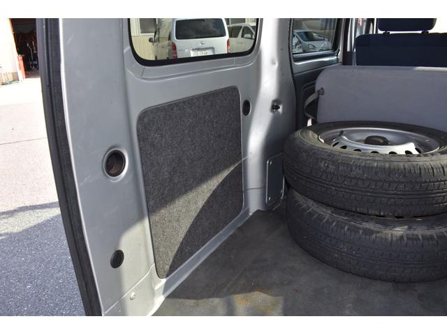 ハイゼットカーゴ ＤＸ　パートタイム４ＷＤ／エアバック／プライバシーガラス／両側スライドドア／オートマ車／同色オールペイント／保証付き（18枚目）