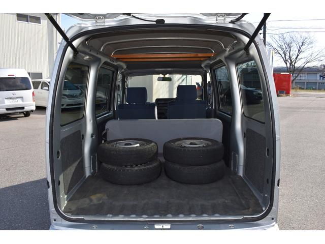 ハイゼットカーゴ ＤＸ　パートタイム４ＷＤ／エアバック／プライバシーガラス／両側スライドドア／オートマ車／同色オールペイント／保証付き（29枚目）