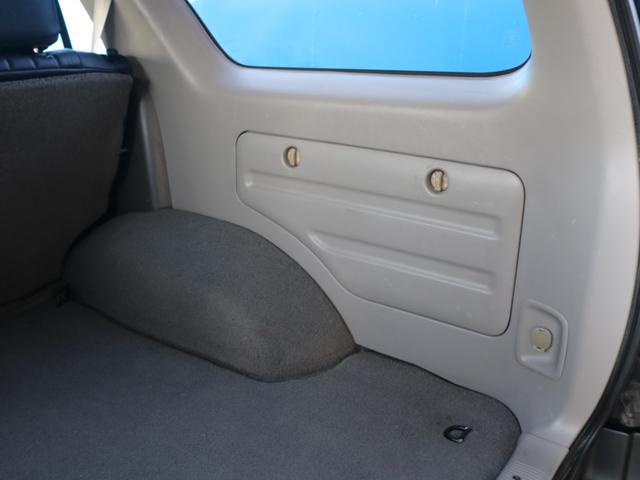 ハイラックスサーフ ＳＳＲ－Ｖ　ブラックナビゲーター　後期最終型　ノーマル車高　サイドステップレス　ＴＯＹＯＴＡ横文字グリル　リヤエンブレムマットブラック塗装　ＭＫＷ１７インチＡＷ　ＴＯＹＯオープンカントリータイヤ　イクリプス７インチナビ（76枚目）