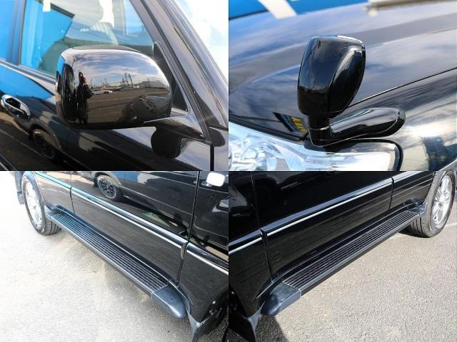 ランドクルーザー１００ ＶＸリミテッド　ブラックカラー全塗装済み　マルチレスナビ　社外ウッドステアリング　シグナス純正１８インチＡＷ　グッドイヤー２７５タイヤ　社外ヘッドライト　社外フォグランプ　社外メッキグリル　社外テールランプ（12枚目）