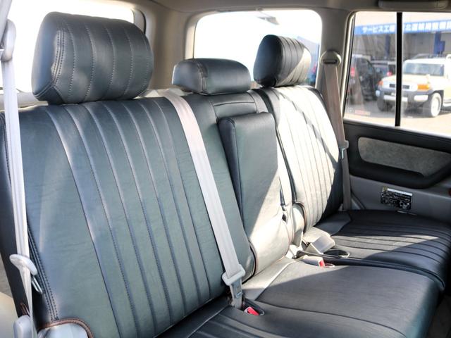 ランドクルーザー１００ ＶＸリミテッド　ブラックカラー全塗装済み　マルチレスナビ　社外ウッドステアリング　シグナス純正１８インチＡＷ　グッドイヤー２７５タイヤ　社外ヘッドライト　社外フォグランプ　社外メッキグリル　社外テールランプ（39枚目）