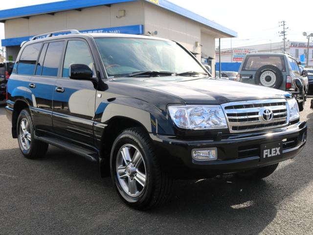 ランドクルーザー１００ ＶＸリミテッド　ブラックカラー全塗装済み　マルチレスナビ　社外ウッドステアリング　シグナス純正１８インチＡＷ　グッドイヤー２７５タイヤ　社外ヘッドライト　社外フォグランプ　社外メッキグリル　社外テールランプ（64枚目）