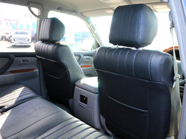 ランドクルーザー１００ ＶＸリミテッド　ブラックカラー全塗装済み　マルチレスナビ　社外ウッドステアリング　シグナス純正１８インチＡＷ　グッドイヤー２７５タイヤ　社外ヘッドライト　社外フォグランプ　社外メッキグリル　社外テールランプ（77枚目）